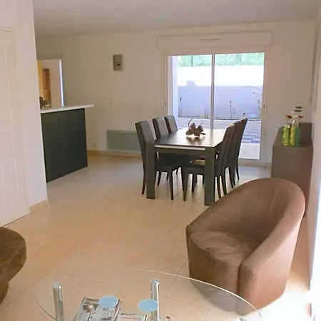 Cote D'azur, South Of France, 6 Persons, Full Airco, Pool, Close To Roquebrune-sur-Argens